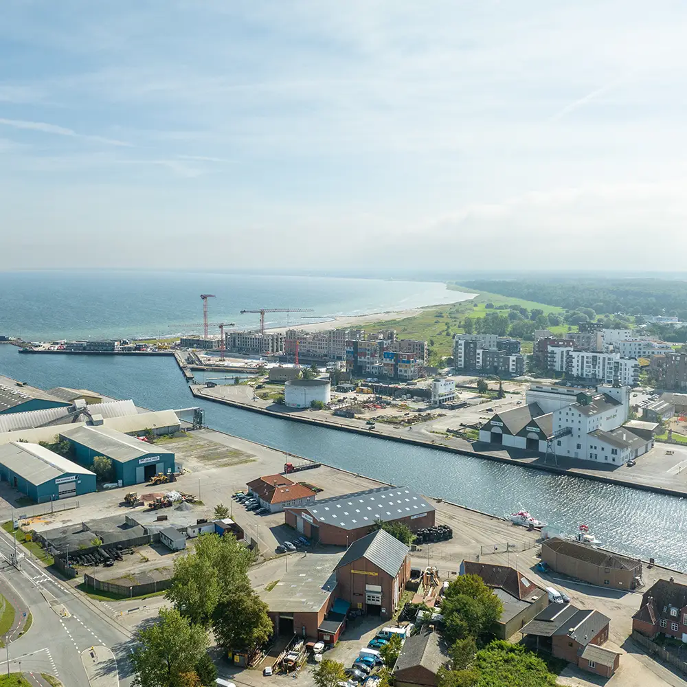 Dronevideo, overblik, byggeprojekt, bygninger, Køge Kyst.